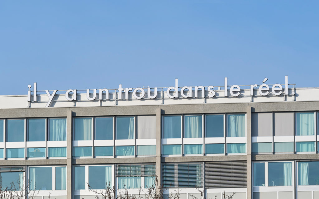 Dora Garcia, Il y a un trou dans le réel. 2 avenue du Mail